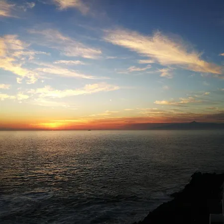 Front-row Atlantic - Unwind With Sunset Views شقة