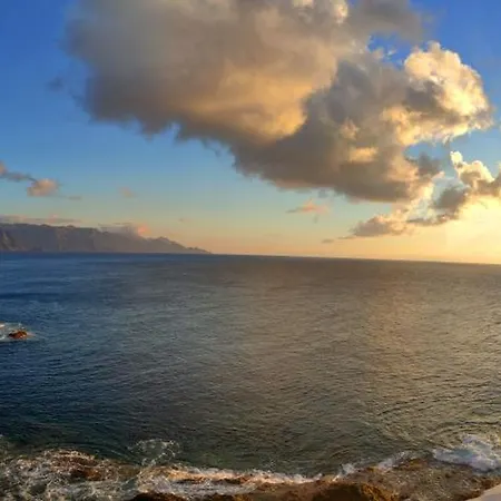 Front-row Atlantic - Unwind With Sunset Views Apartment Galdar