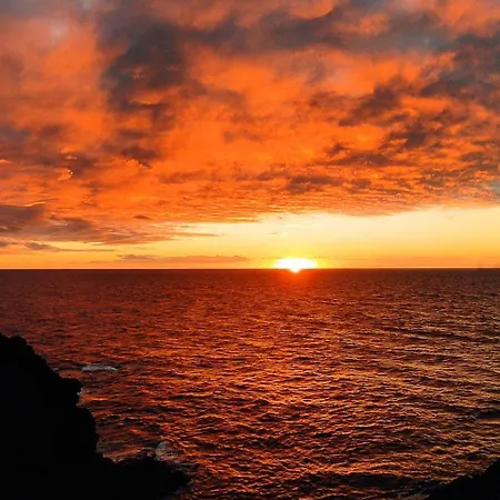 Apartment Front-row Atlantic - Unwind With Sunset Views Galdar