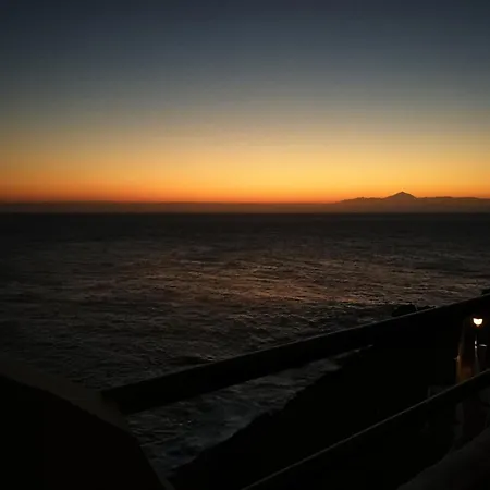 Apartment Front-row Atlantic - Unwind With Sunset Views